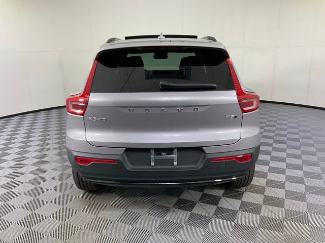 New 2026 Volvo XC40 B5 Plus w/ Protection Package Premier image 5