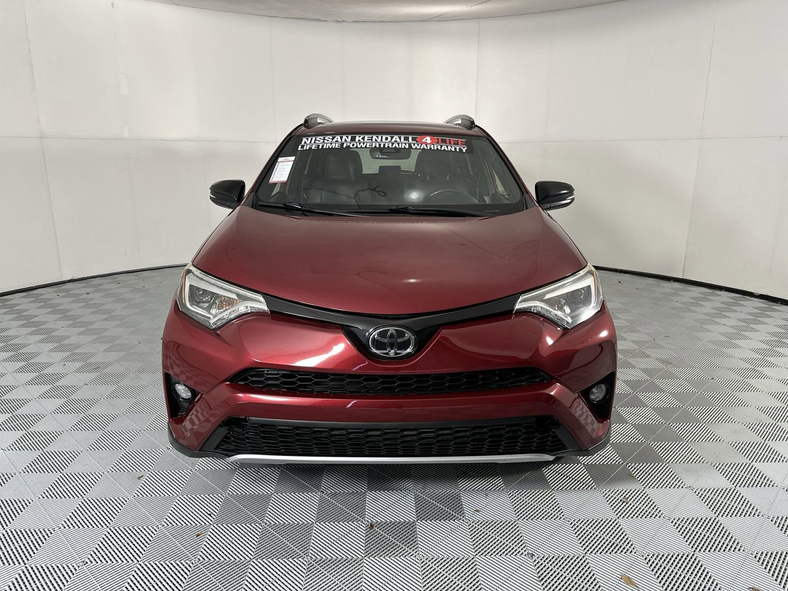 Used 2018 Toyota RAV4 SE w/ Power Extra Value Package FWD image 3