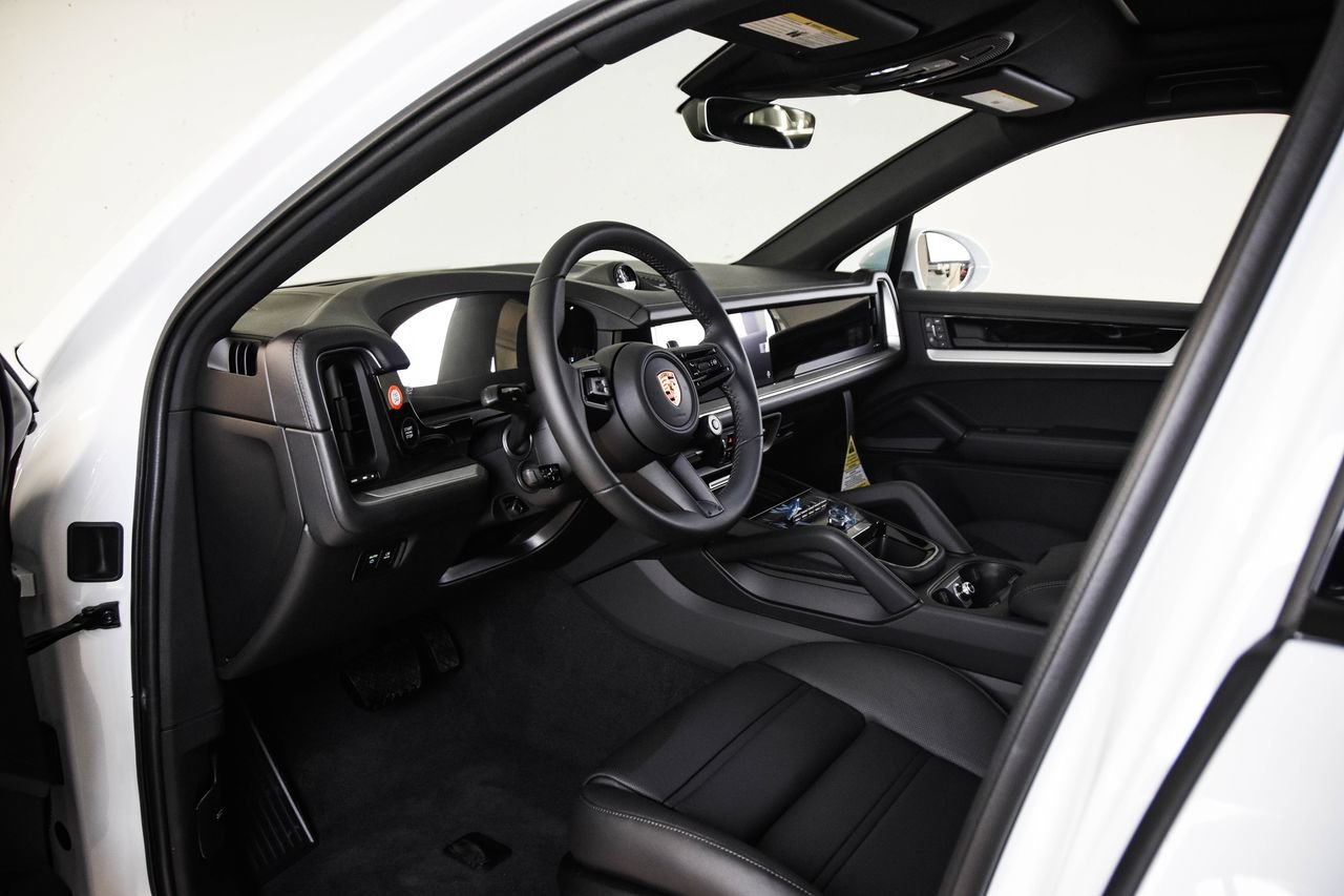 New 2026 Porsche Cayenne Coupe AWD/4WD image 4