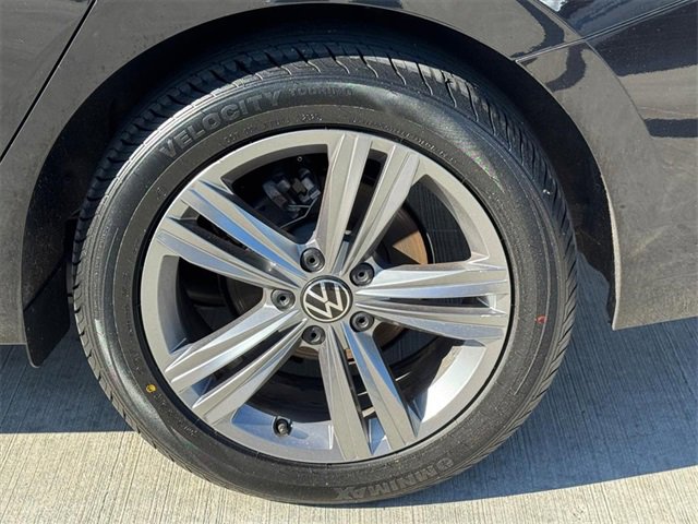 Certified 2023 Volkswagen Jetta SE w/ Panoramic Sunroof Package image 6