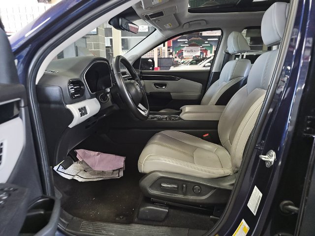 Used 2024 Honda Pilot Touring image 16