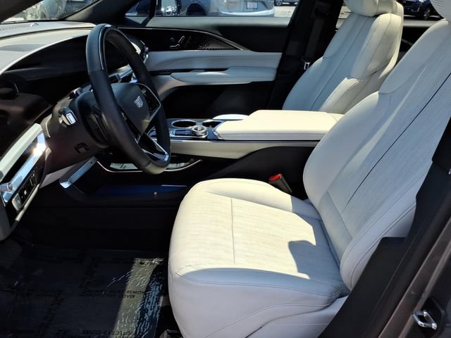 Used 2023 Cadillac Lyriq 2WD image 5
