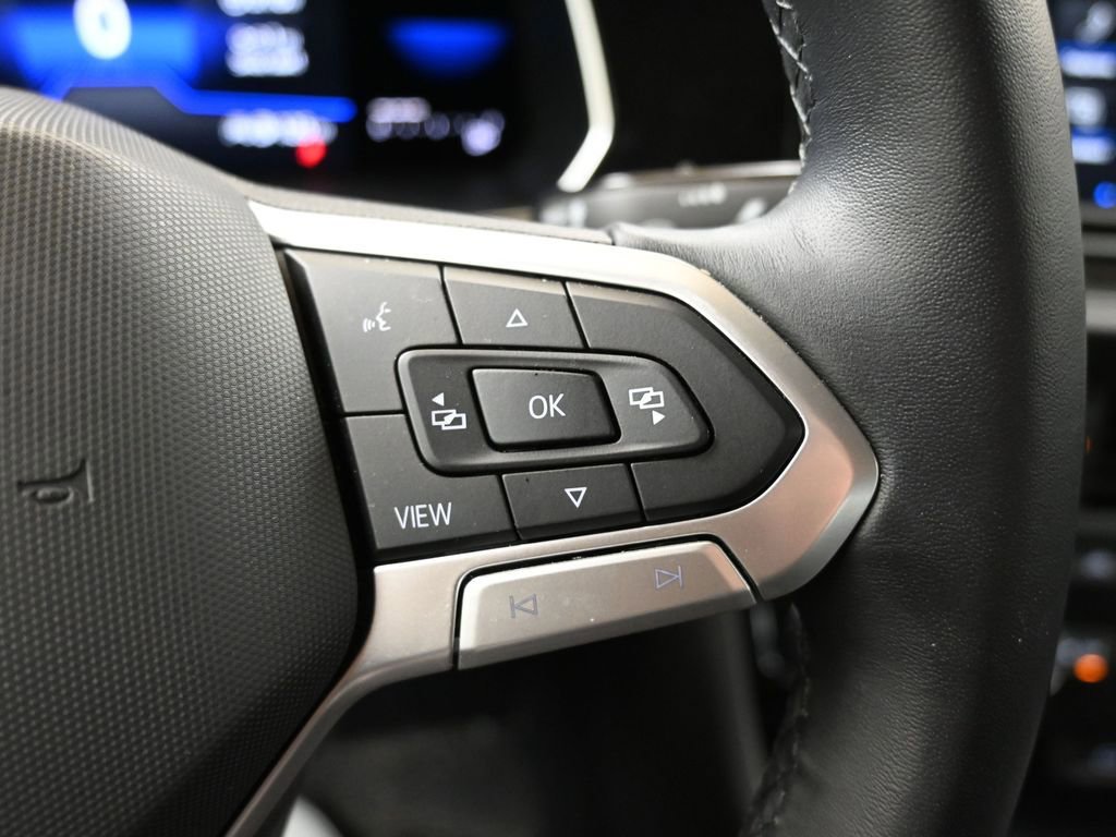 Used 2023 Volkswagen Jetta SE w/ Black Wheel Package image 26