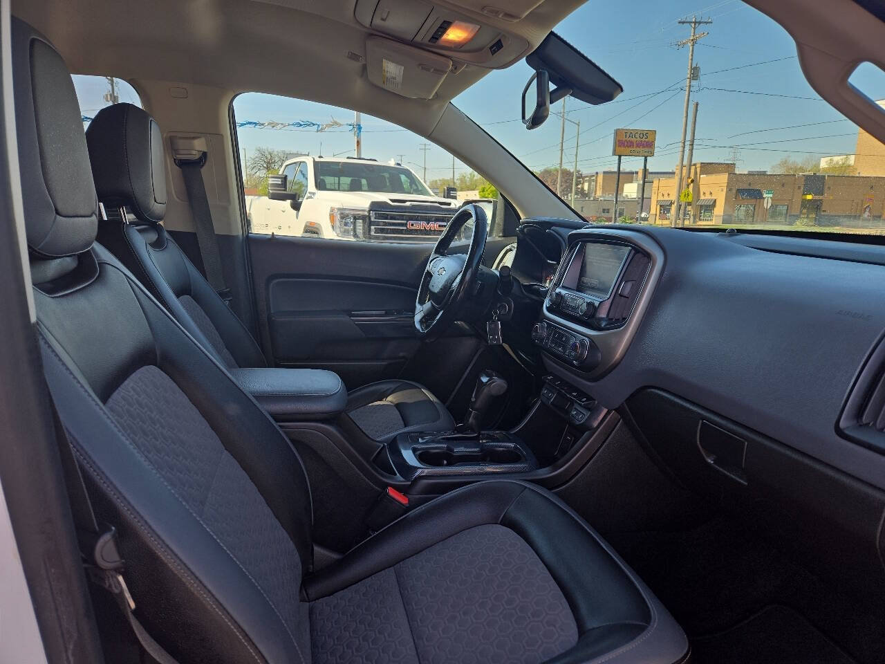Used 2017 Chevrolet Colorado Z71 AWD/4WD image 13