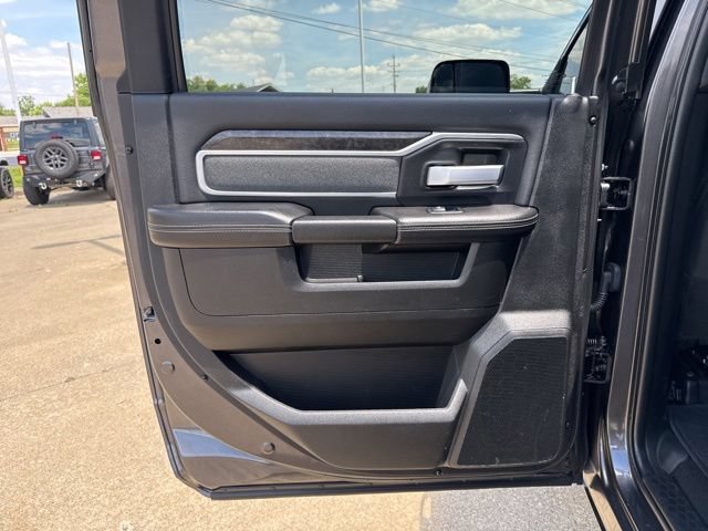 Used 2022 RAM 2500 Big Horn w/ Night Edition AWD/4WD image 21