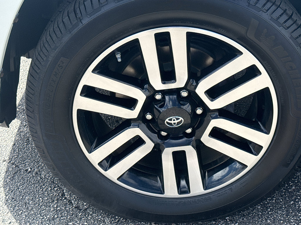 Used 2020 Toyota 4Runner Limited image 9