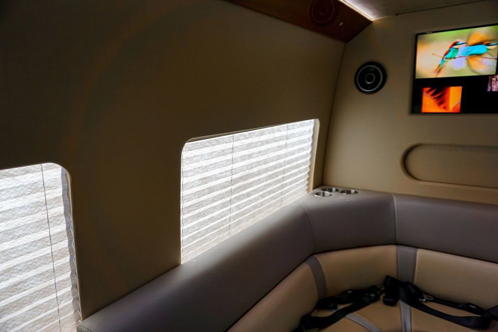 Used 2015 Mercedes-Benz Sprinter 2500 image 36