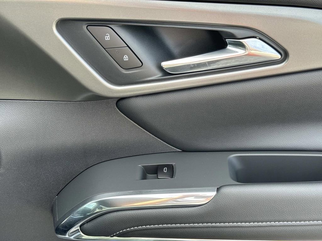 New 2026 Chevrolet Traverse LT image 14