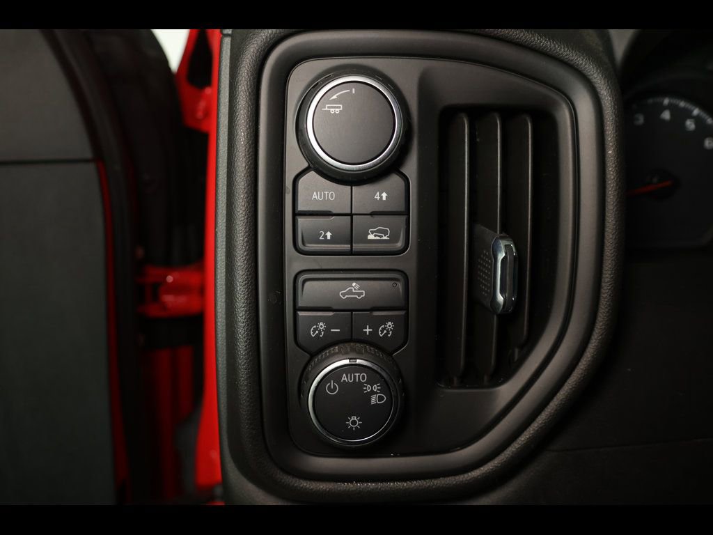 Used 2022 Chevrolet Silverado 1500 Custom image 10