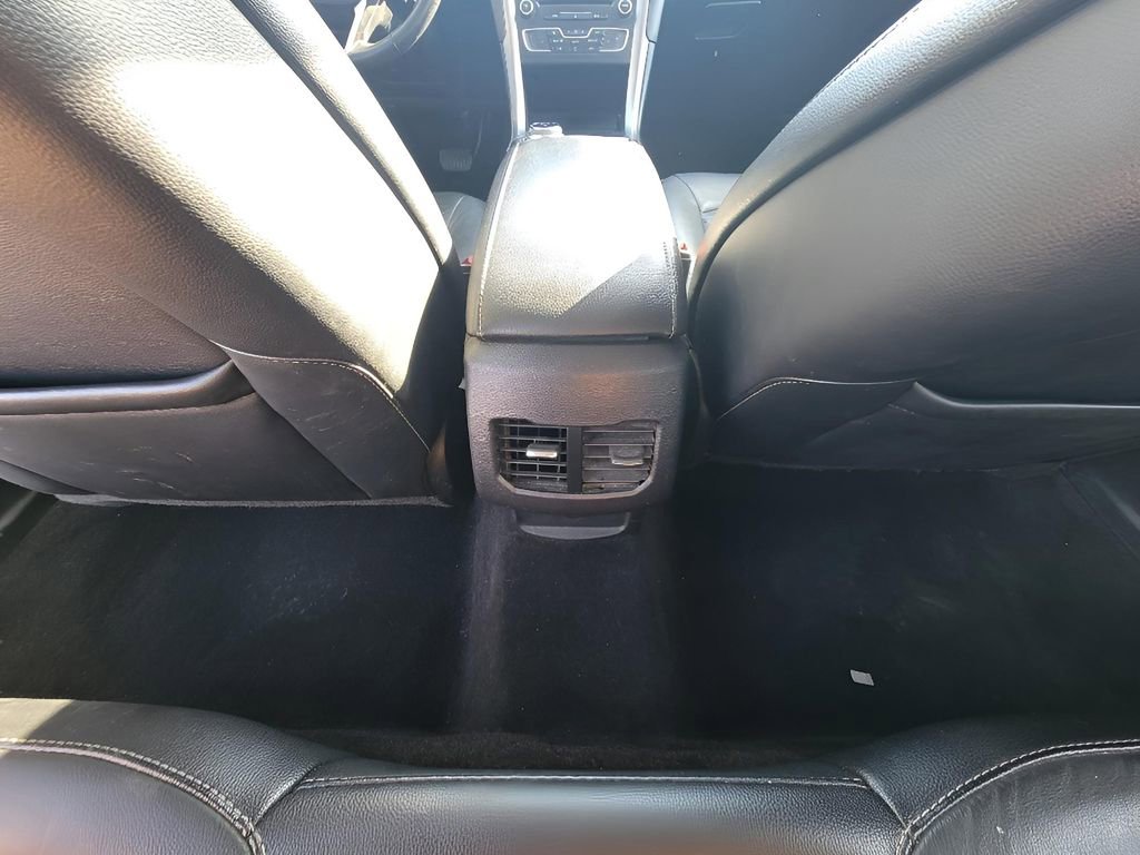 Used 2017 Ford Fusion SE w/ Fusion SE Technology Package image 27