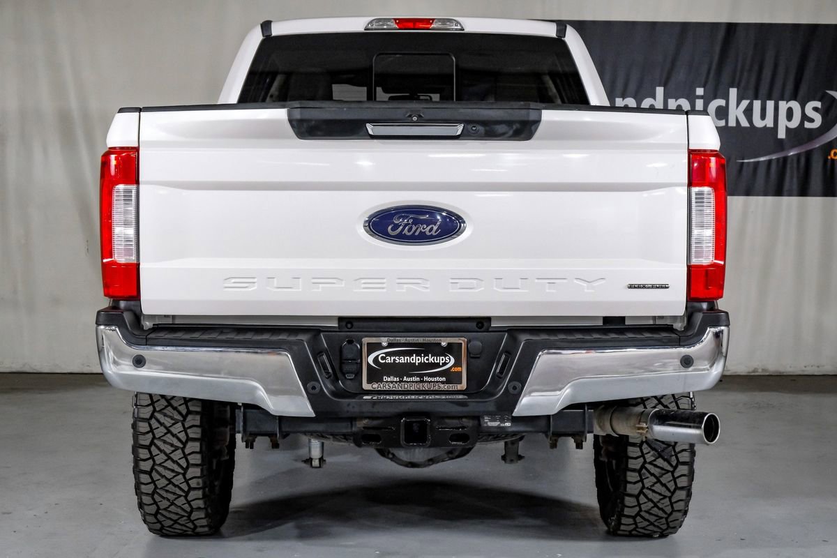 Used 2017 Ford F250 Lariat w/ Chrome Package image 9