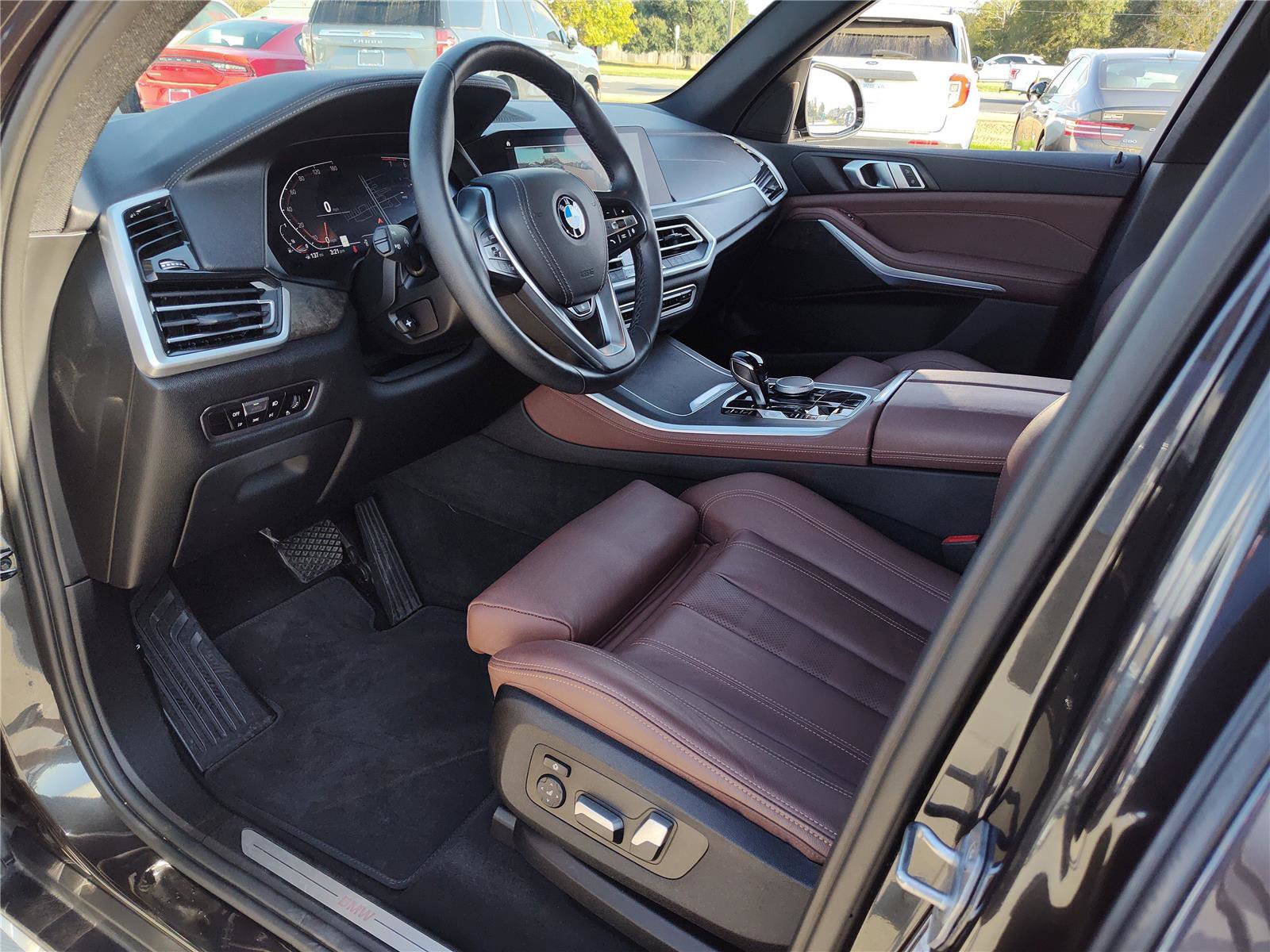 Used 2022 BMW X5 xDrive40i w/ Parking Assistance Package image 2