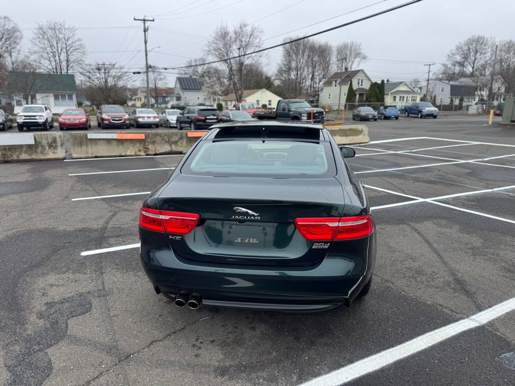 Used 2017 Jaguar XE Premium image 6