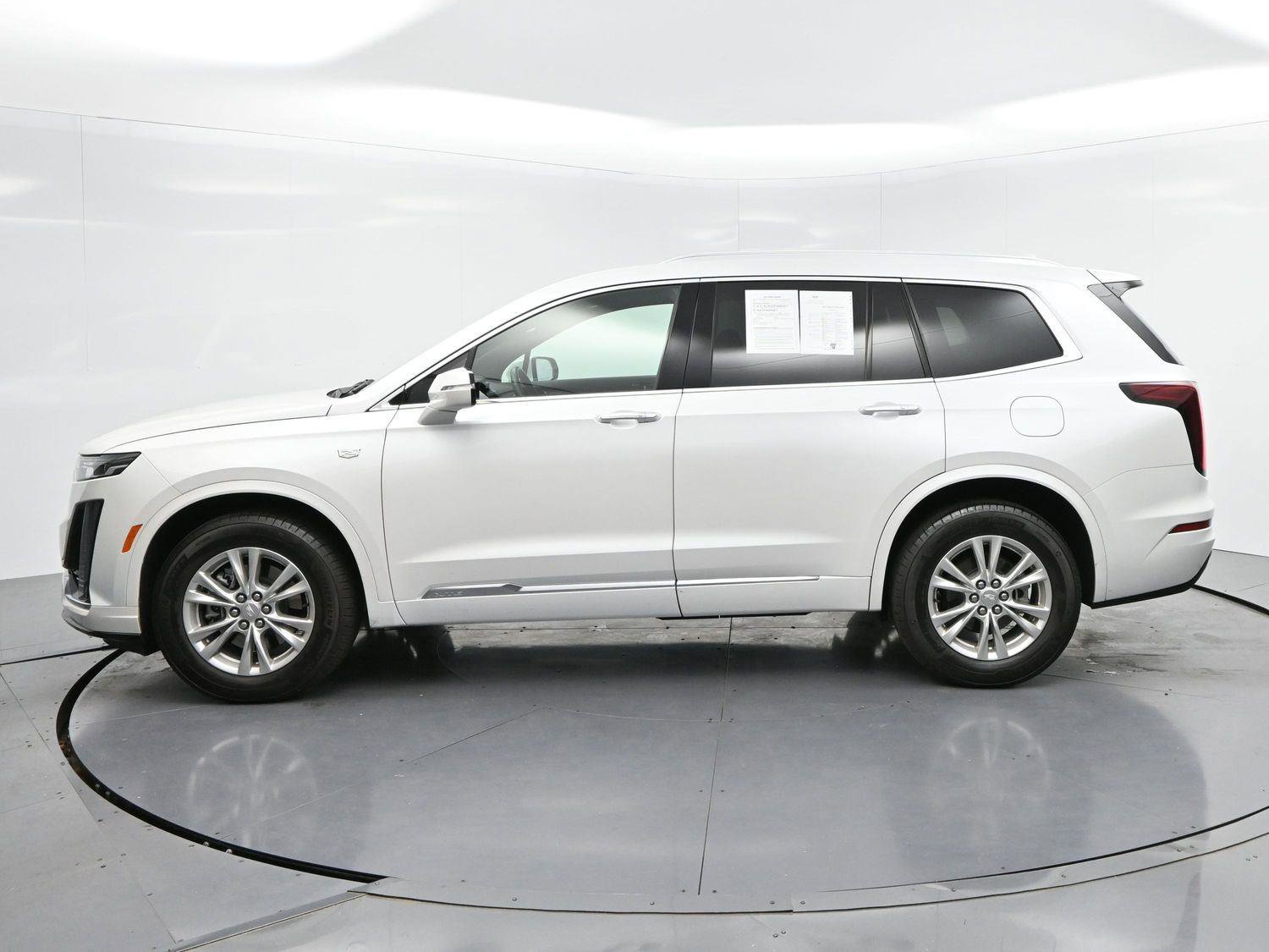 Certified 2025 Cadillac XT6 Luxury FWD image 4