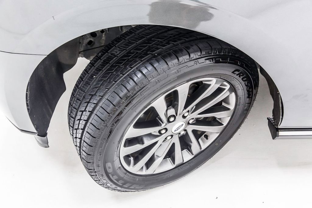 Used 2020 Ford Expedition Limited image 11
