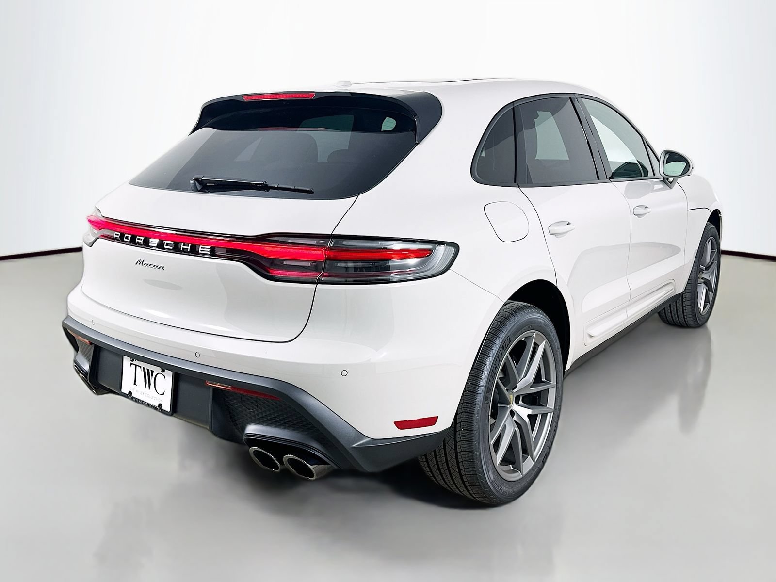 New 2026 Porsche Macan AWD/4WD image 5