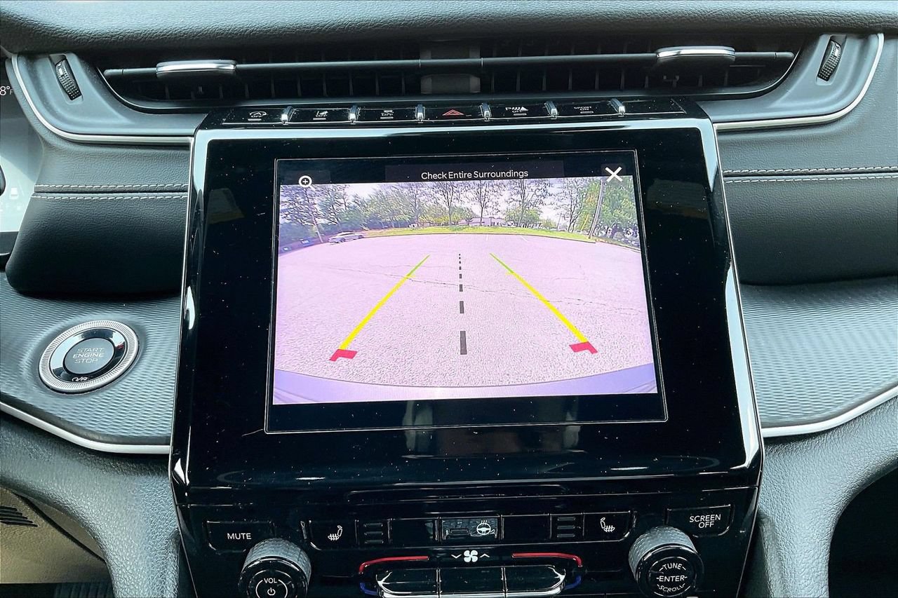 Certified 2023 Jeep Grand Cherokee Altitude AWD/4WD image 14