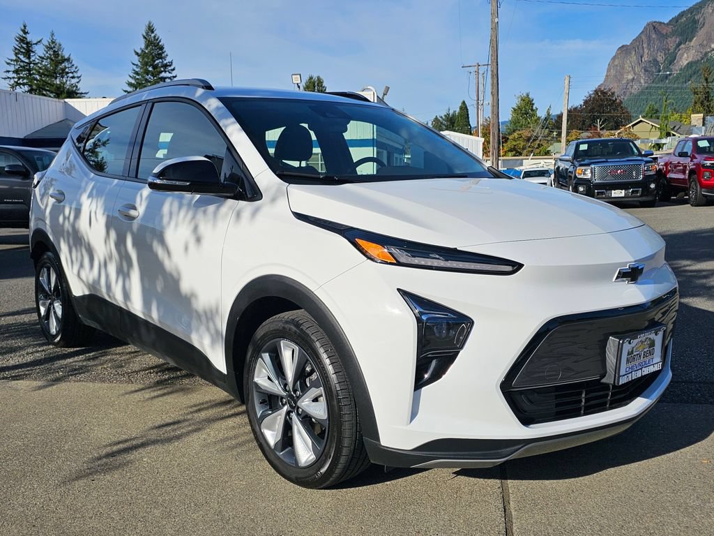 Used 2023 Chevrolet Bolt EUV LT FWD image 3