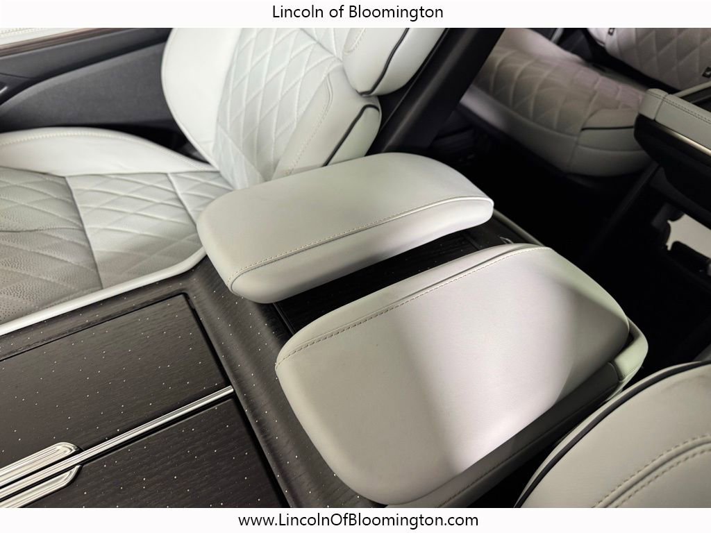 New 2025 Lincoln Navigator L Black Label image 36