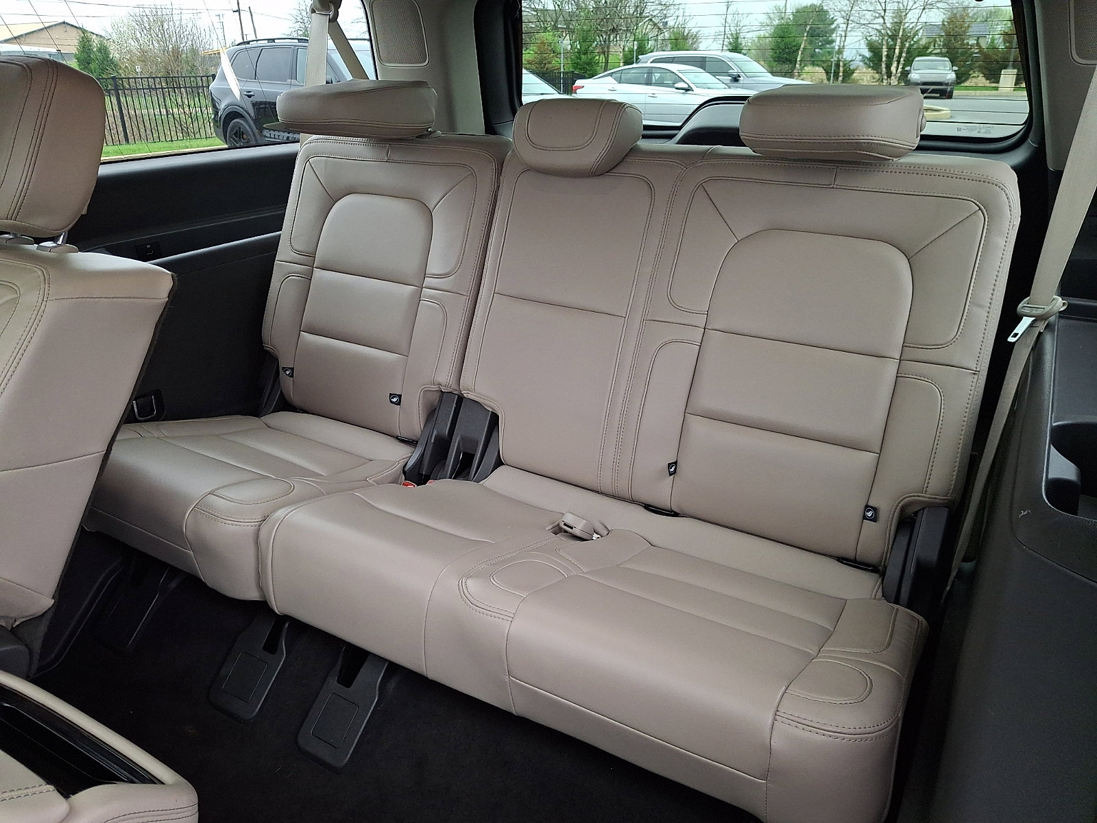 Used 2022 Lincoln Navigator L Reserve image 9