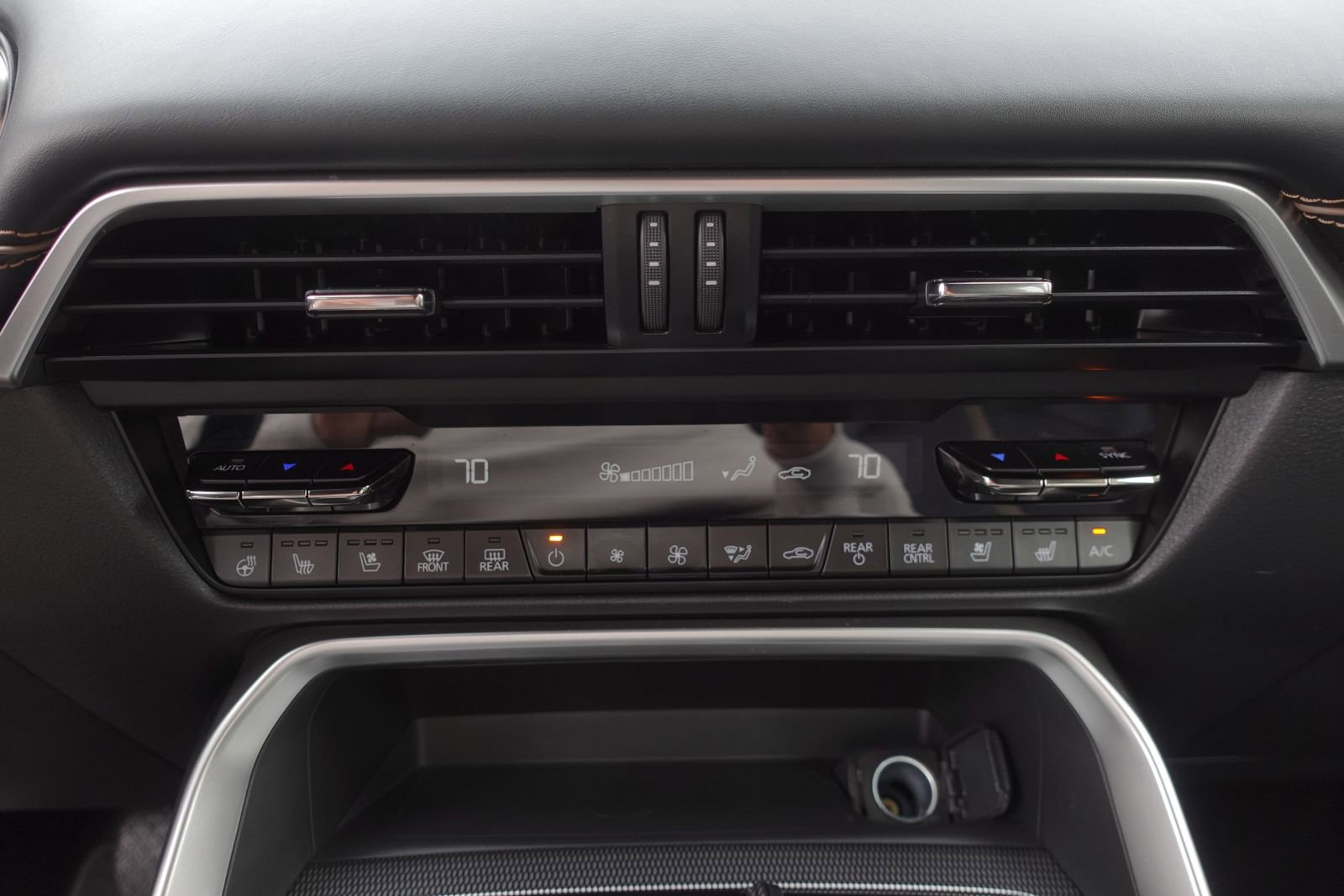 Certified 2024 MAZDA CX-90 Plug-In Hybrid w/ Premium Plus AWD/4WD image 22