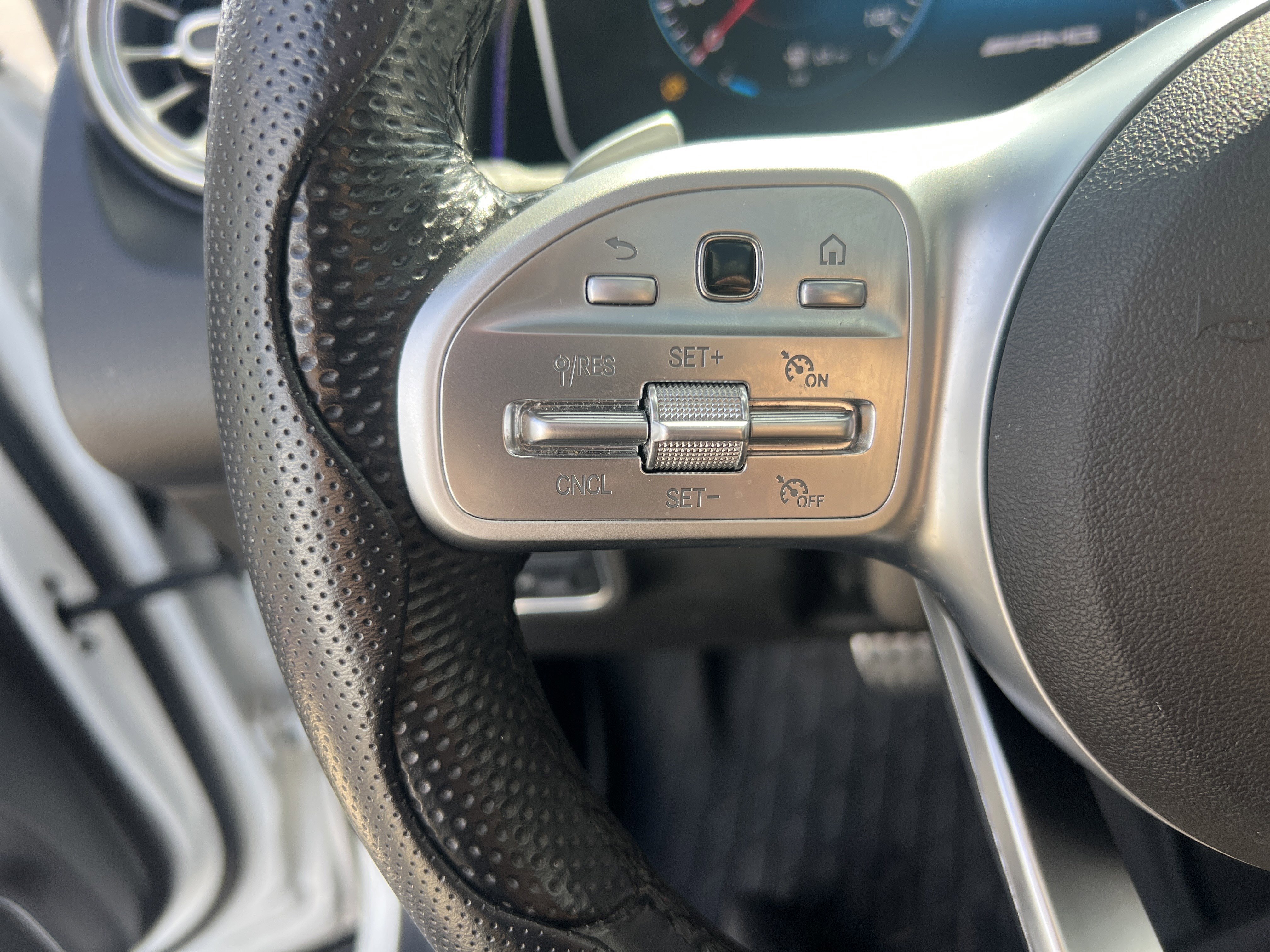 Certified 2021 Mercedes-Benz GLB 35 AMG 4MATIC image 19