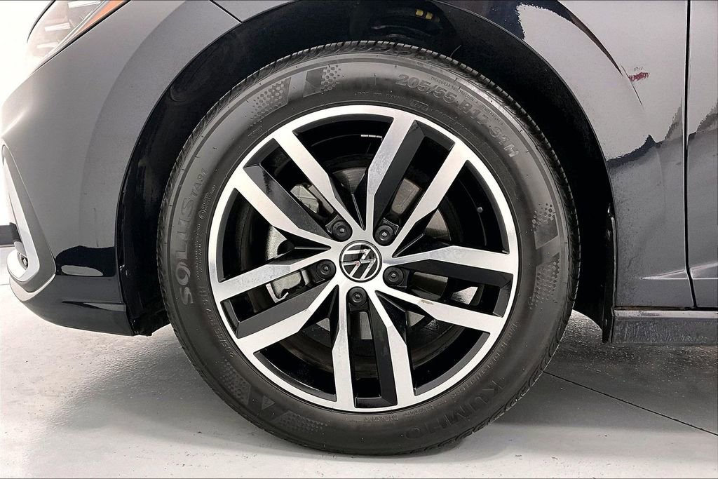 Used 2025 Volkswagen Jetta SE FWD image 10