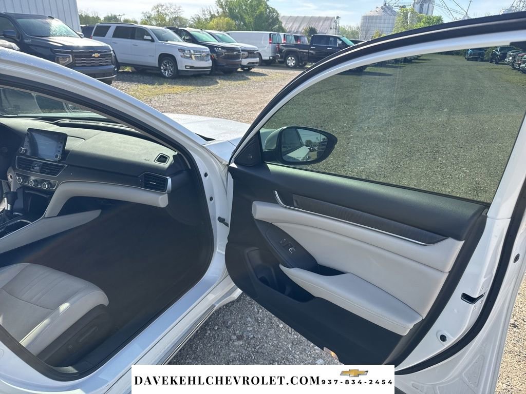 Used 2018 Honda Accord Touring image 26