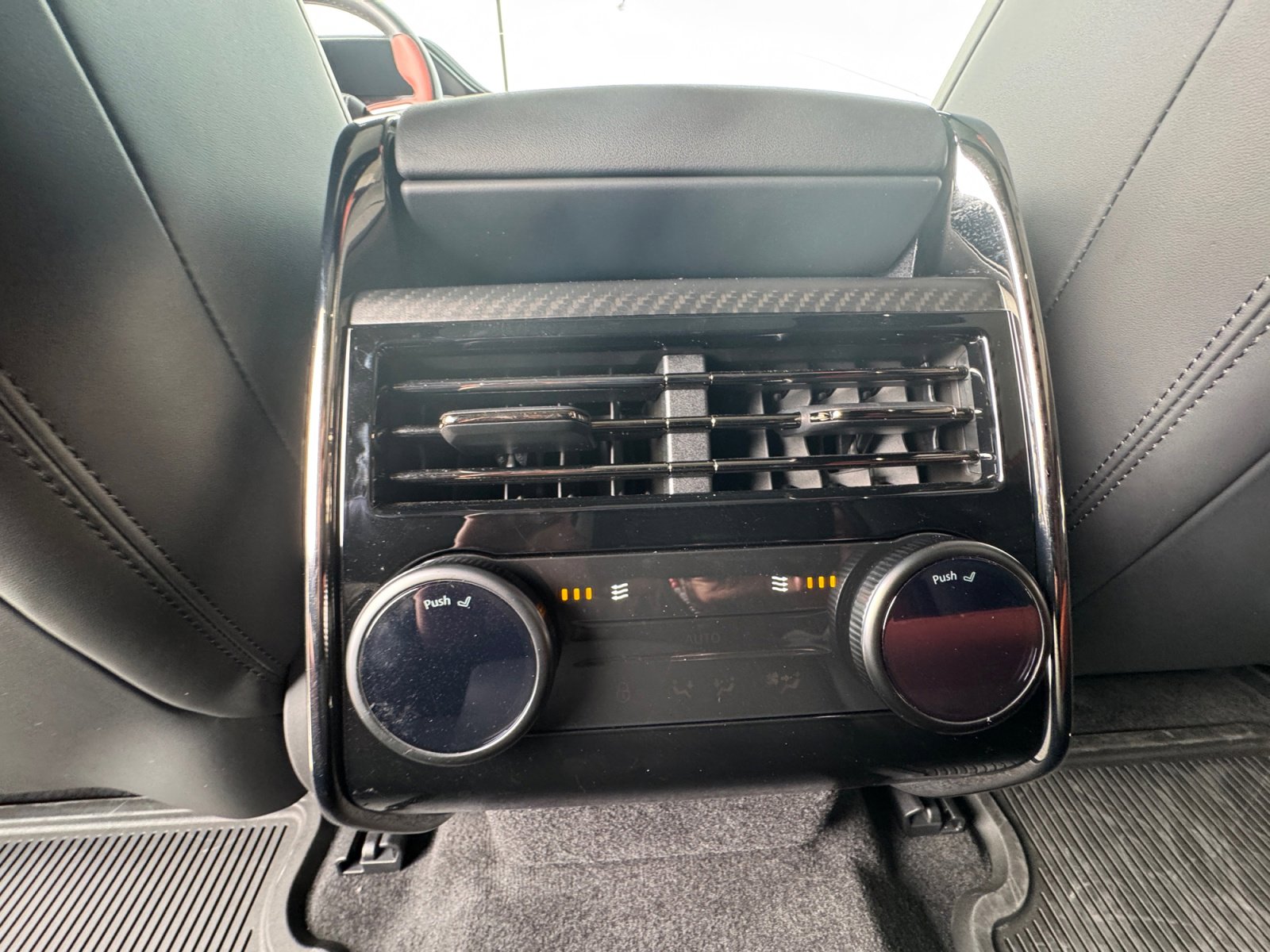 Used 2024 Land Rover Range Rover Sport AWD/4WD image 31