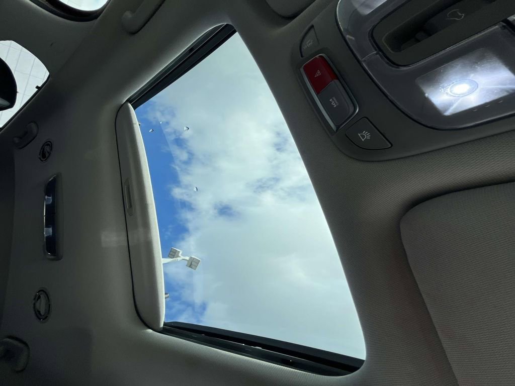 Used 2023 Kia Telluride EX w/ EX Captain's Chair Package image 19