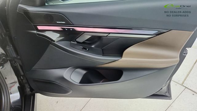 Used 2024 BMW i5 eDrive40i w/ Convenience Package RWD image 25