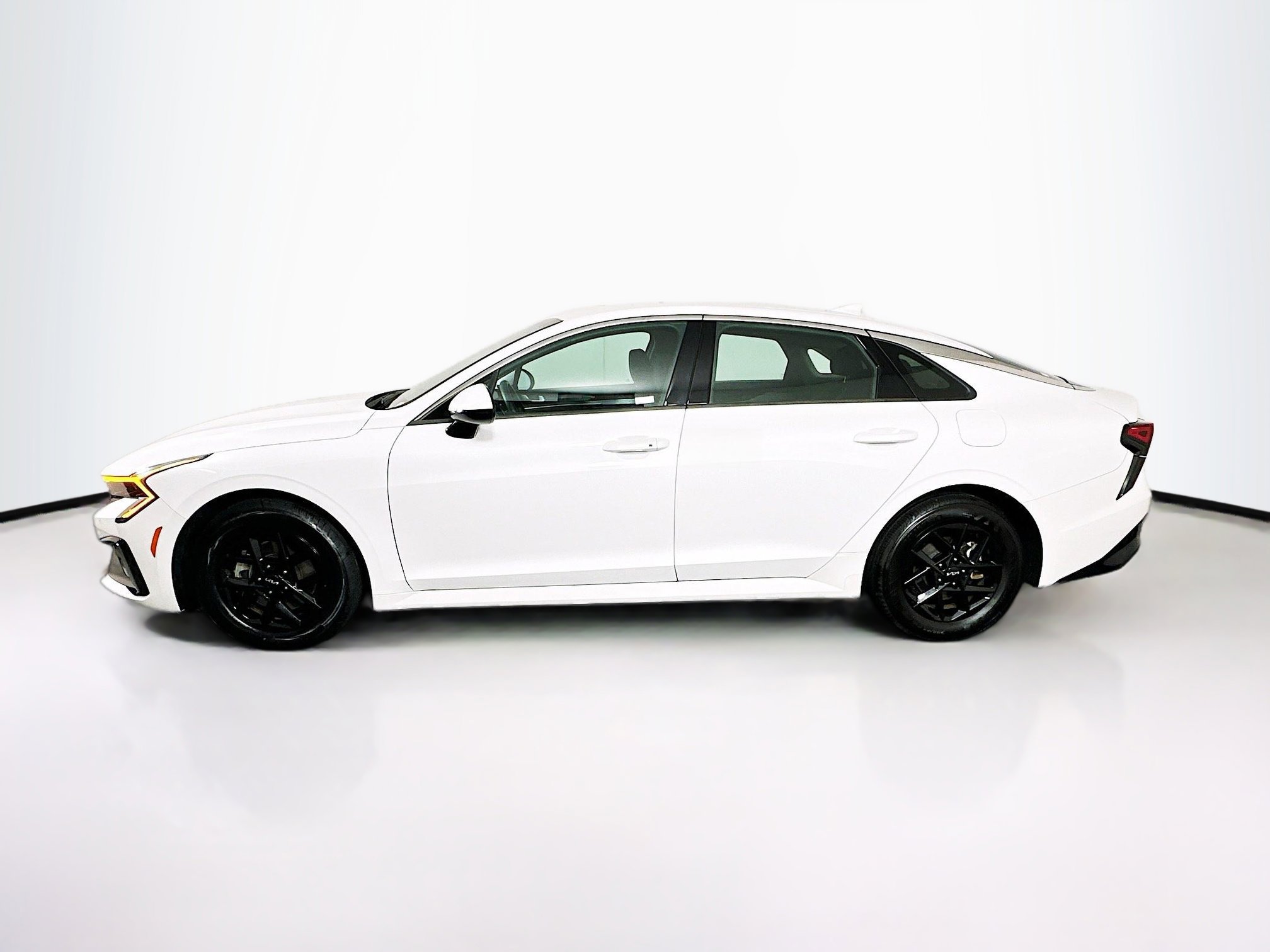 Used 2025 Kia K5 LXS FWD image 4