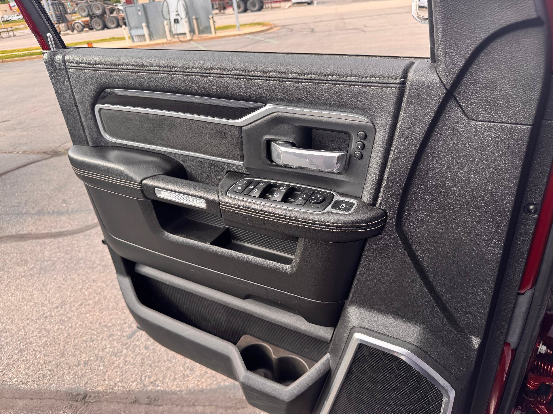 Used 2019 RAM 2500 Laramie AWD/4WD image 27