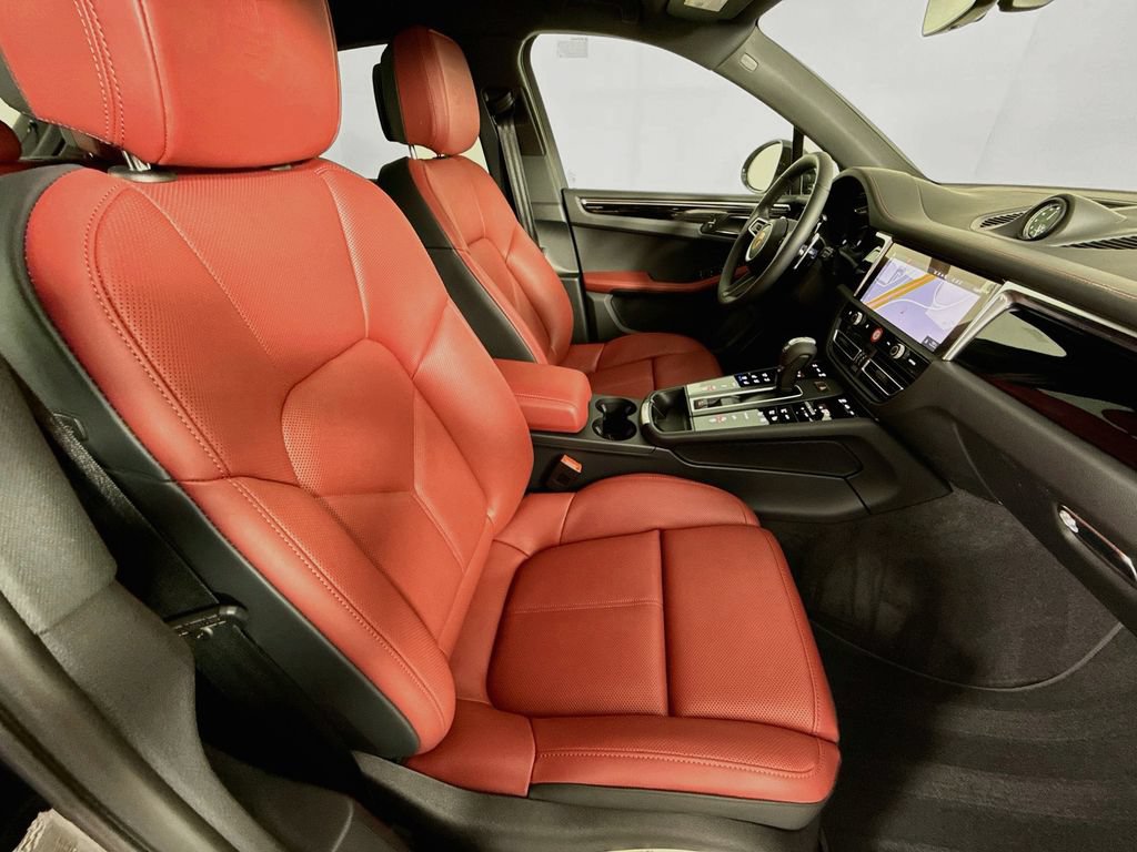New 2026 Porsche Macan AWD/4WD image 30