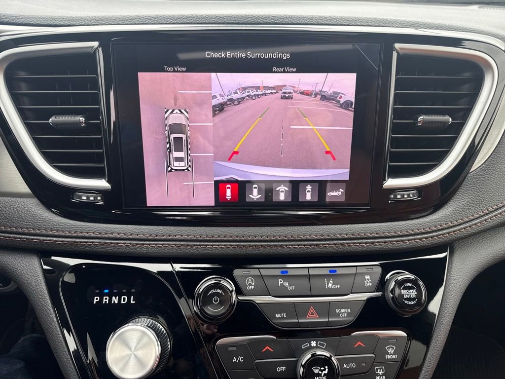 New 2026 Chrysler Pacifica Pinnacle image 19