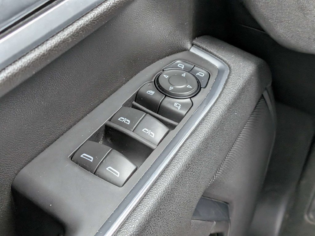 Used 2025 GMC Sierra 1500 SLT RWD image 19