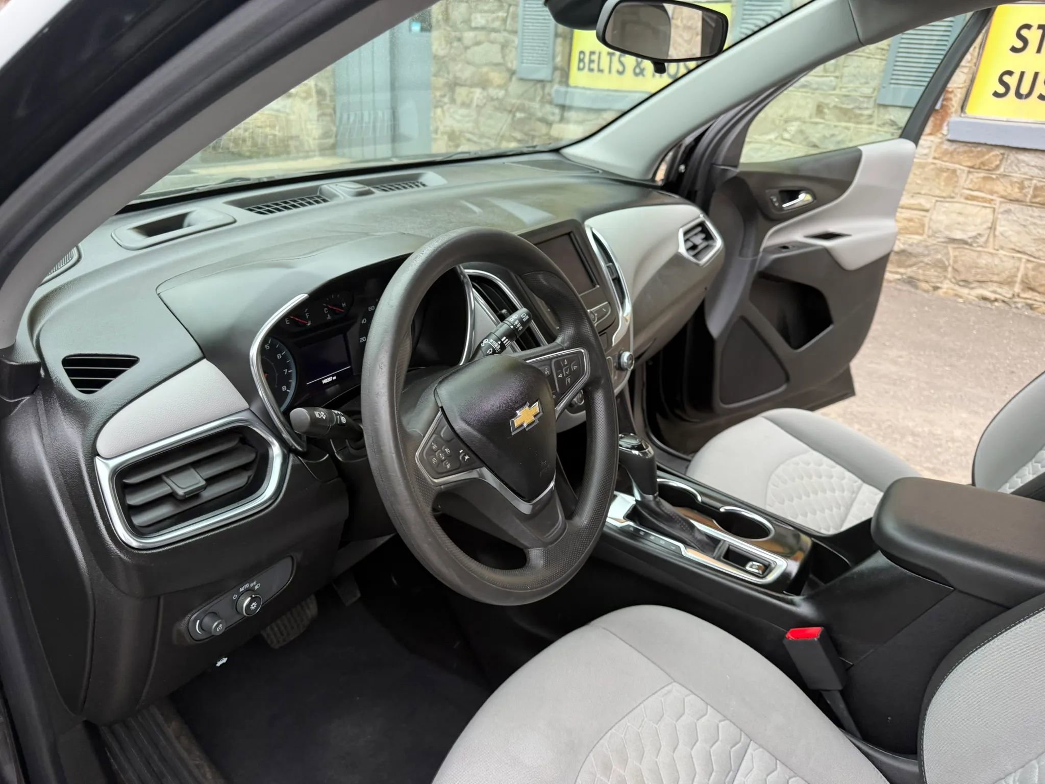 Used 2021 Chevrolet Equinox LS w/ LS Convenience Package AWD/4WD image 27