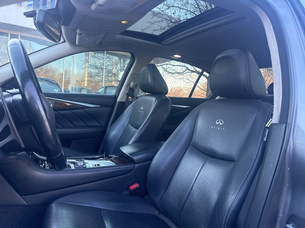 Used 2014 INFINITI Q50 Premium w/ Deluxe Touring Package image 20