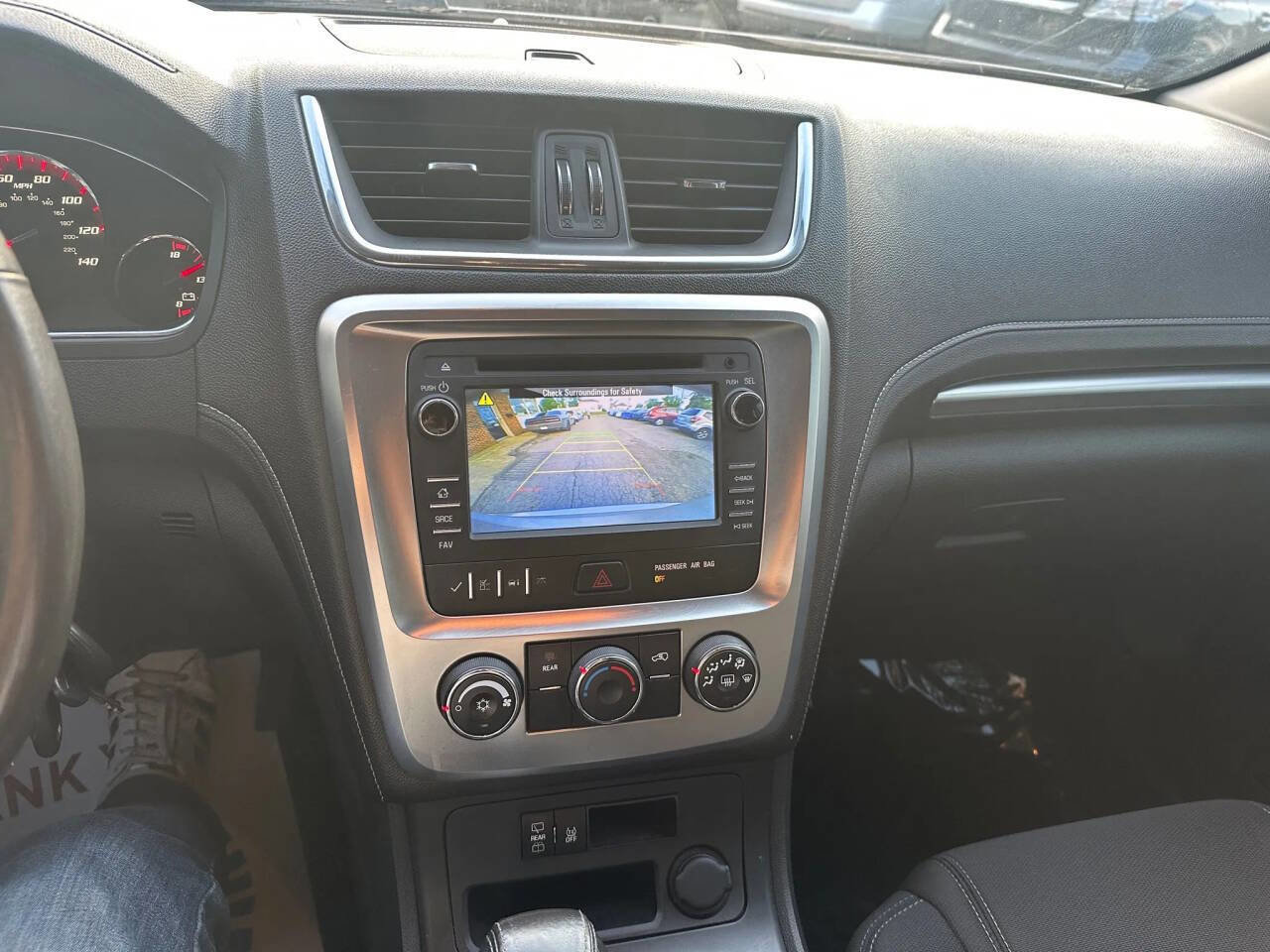 Used 2014 GMC Acadia SLE image 16