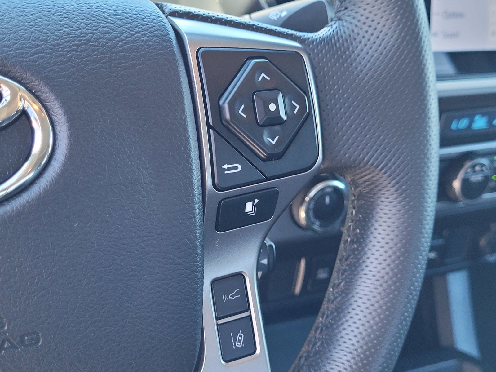 Used 2022 Toyota Tacoma SR5 AWD/4WD image 20
