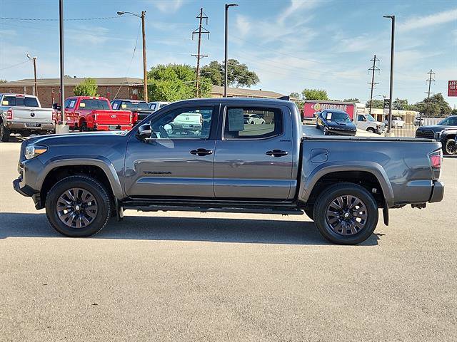 Used 2022 Toyota Tacoma Limited image 2