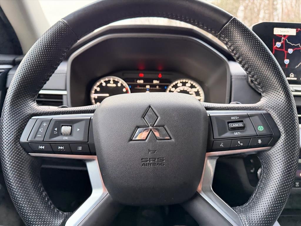 Used 2023 Mitsubishi Outlander SE image 18