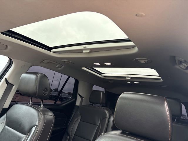 Used 2021 Chevrolet Traverse Premier w/ Redline Edition FWD image 10