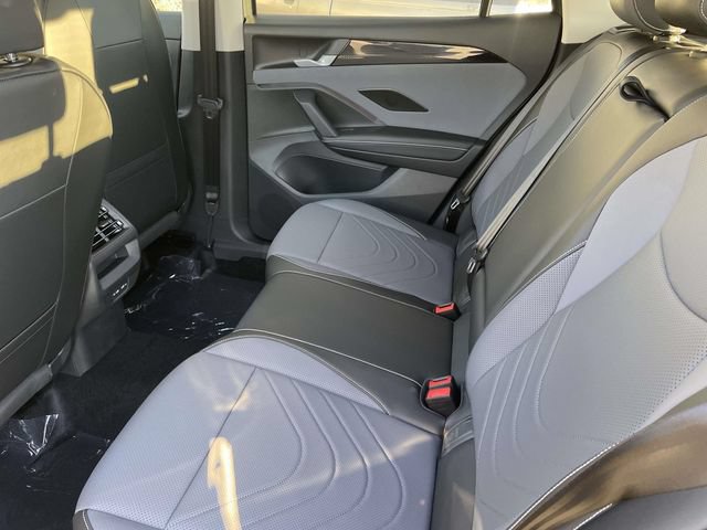 New 2026 Volkswagen Tiguan SE FWD image 22