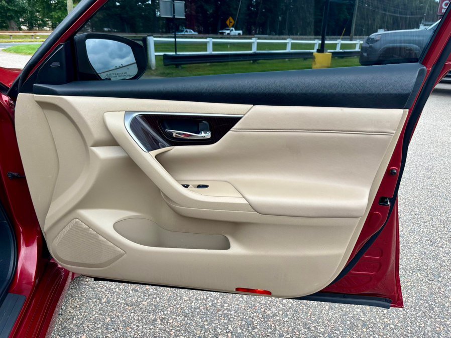 Used 2015 Nissan Altima FWD image 11