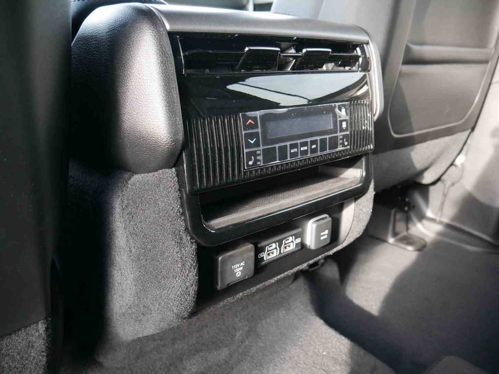 New 2025 Jeep Wagoneer Series II w/ Convenience Group I AWD/4WD image 15