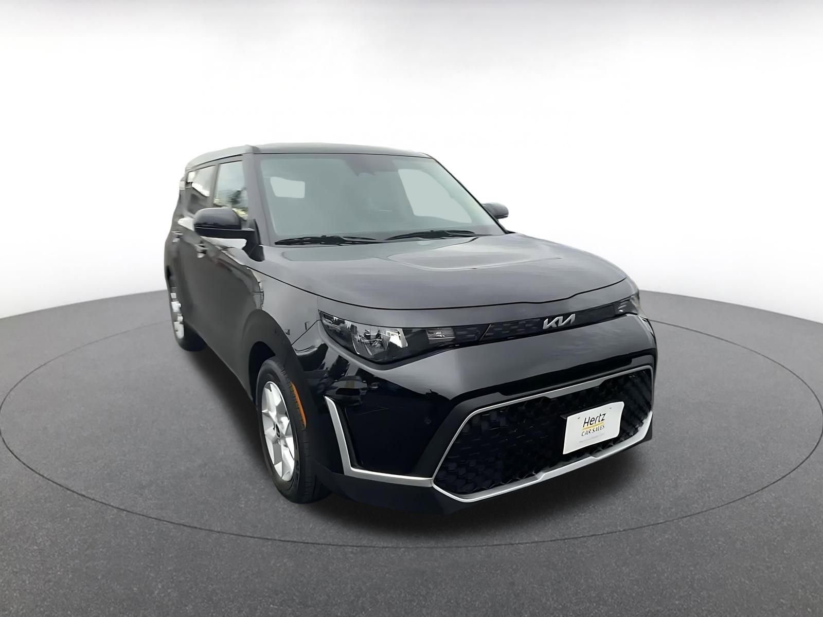 Used 2025 Kia Soul LX w/ LX Technology Package FWD image 3
