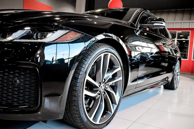 Used 2024 Jaguar XF R-Dynamic SE image 11