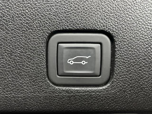 Used 2024 Cadillac XT6 Premium Luxury w/ LPO, Floor Liner Package AWD/4WD image 20