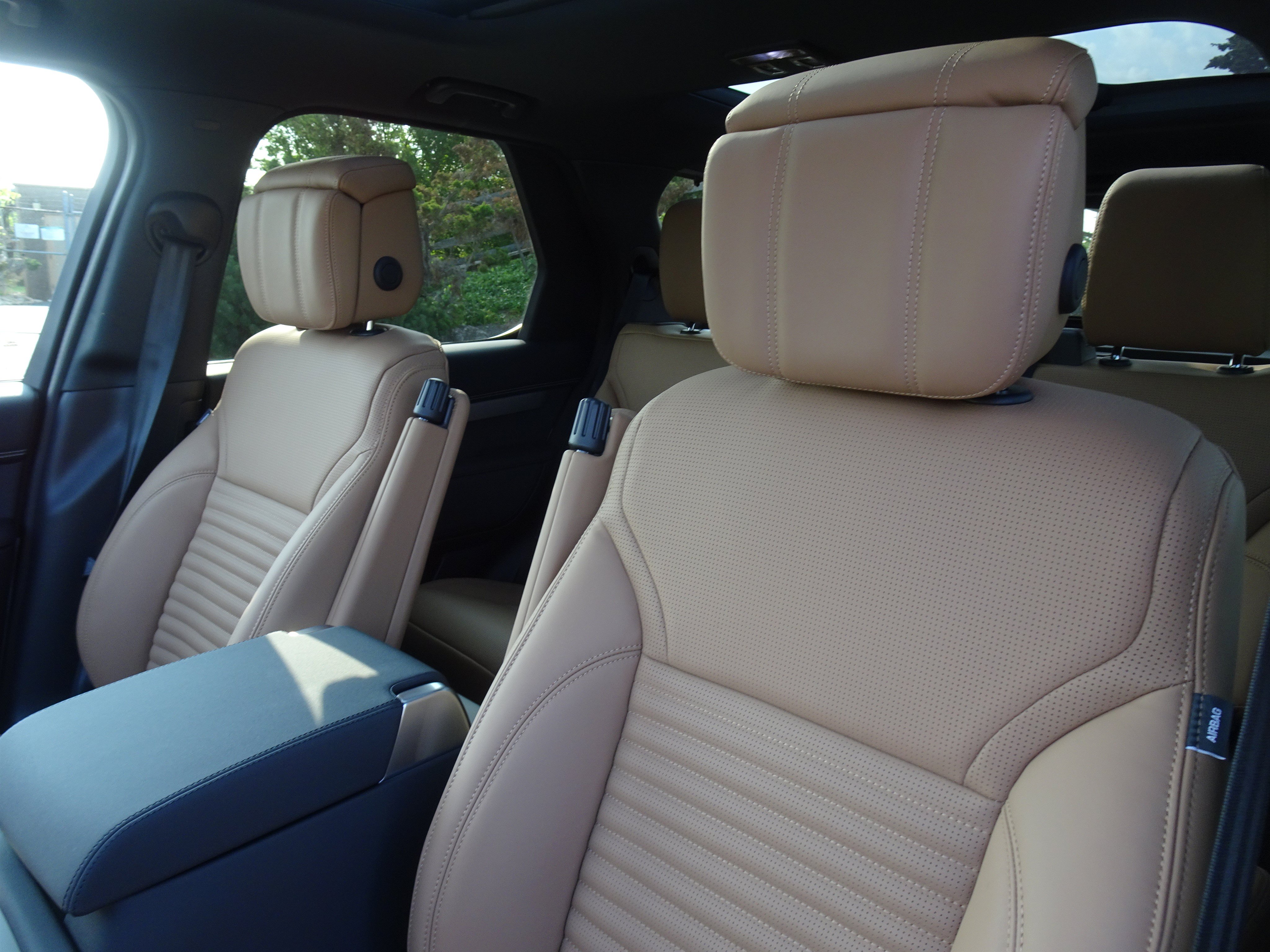 New 2026 Land Rover Discovery Dynamic SE AWD/4WD image 17